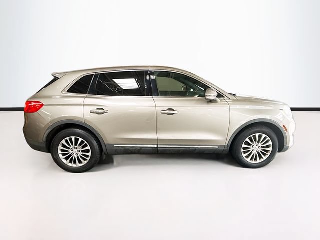Used 2016 Lincoln MKX Select w/ Select Plus Package AWD/4WD image 5
