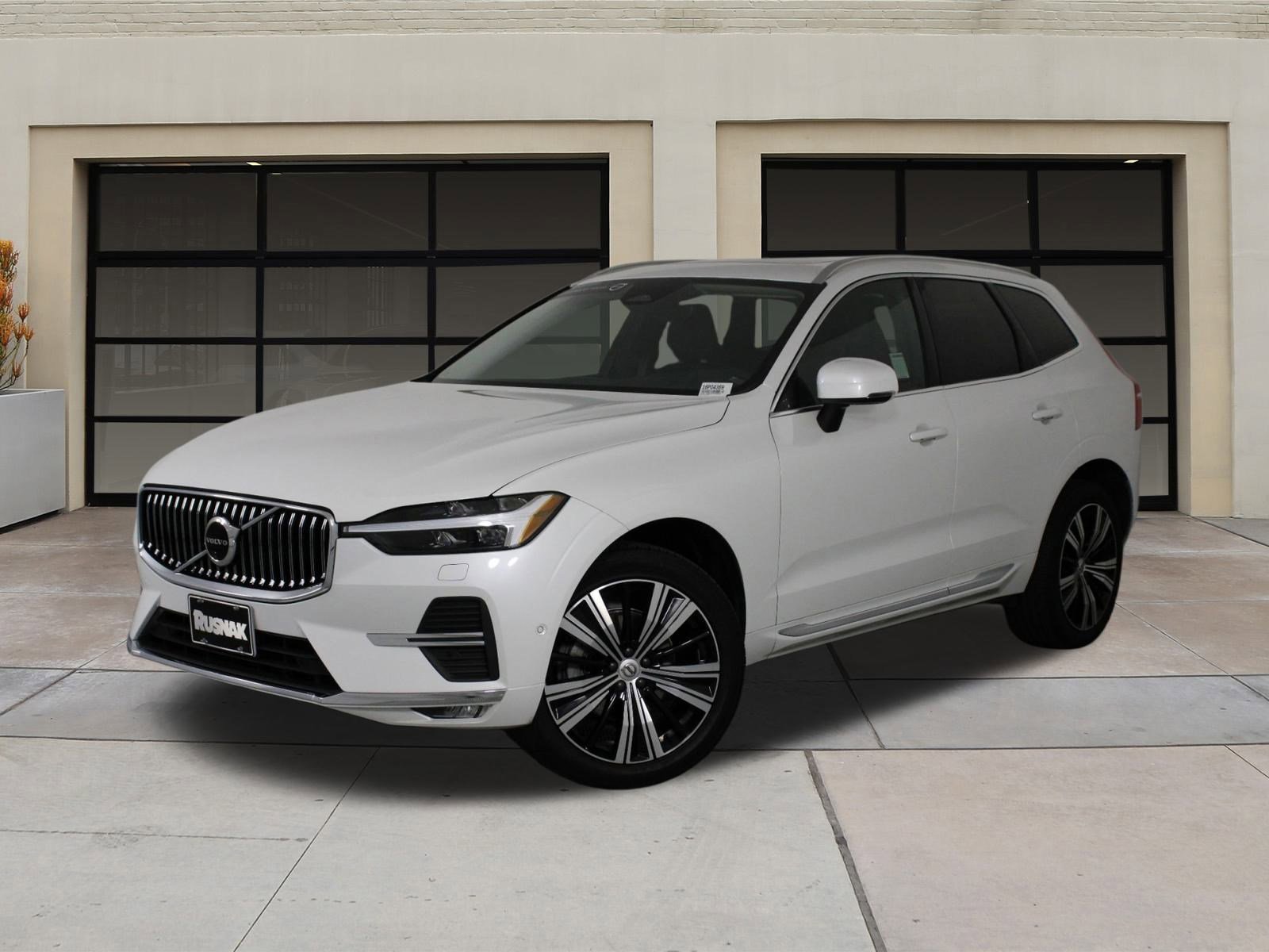 Certified 2023 Volvo XC60 B5 Plus w/ Protection Package Premier image 3