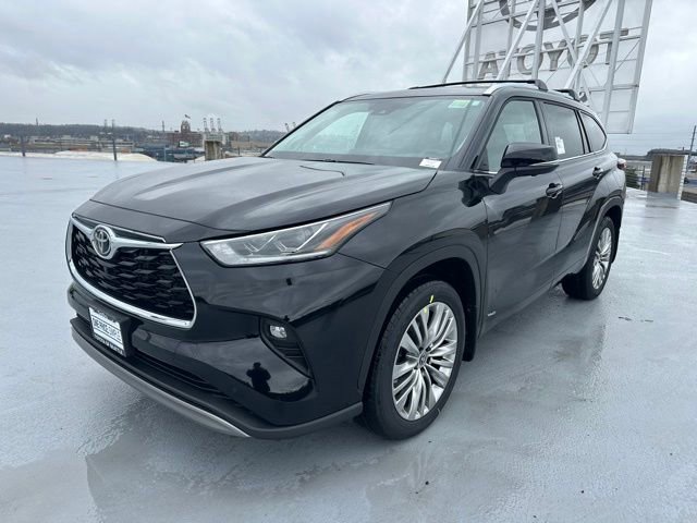 New 2026 Toyota Highlander Platinum image 5