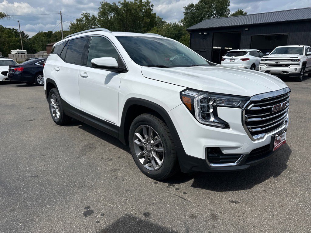 Used 2022 GMC Terrain SLT image 1