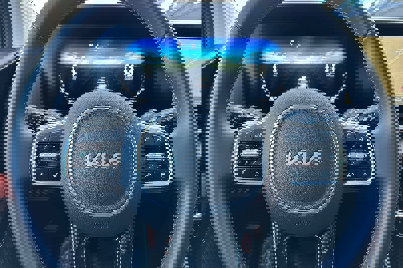 Used 2024 Kia Carnival SX image 26