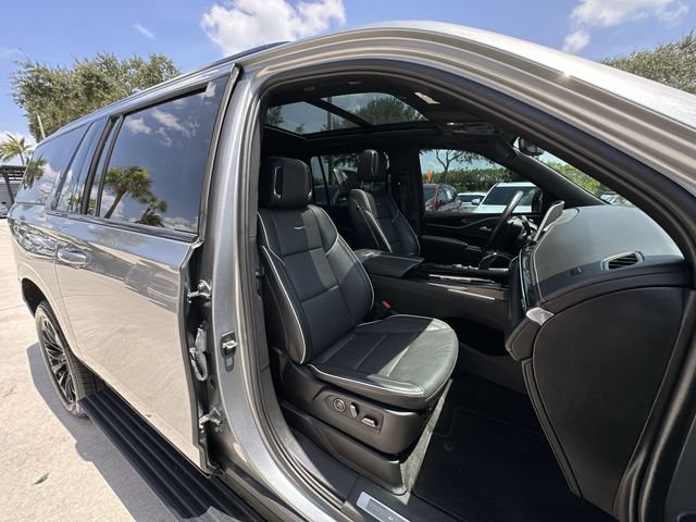 Certified 2024 Cadillac Escalade ESV Sport w/ LPO, ONYX Package RWD image 33