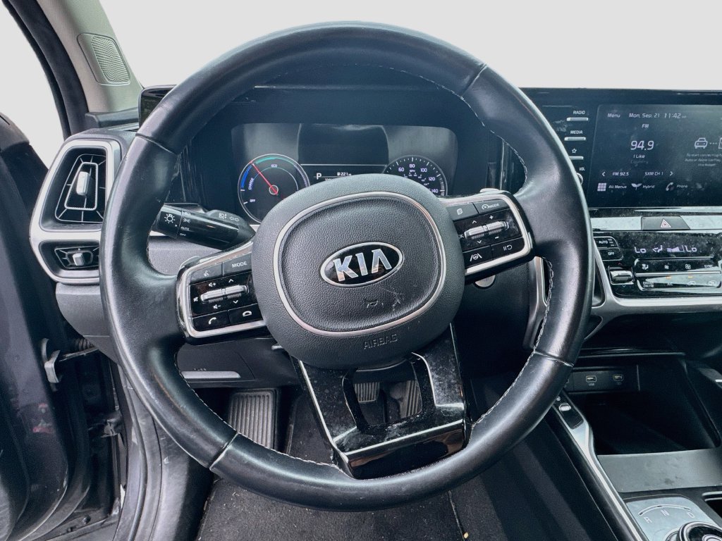 Used 2021 Kia Sorento S FWD image 11
