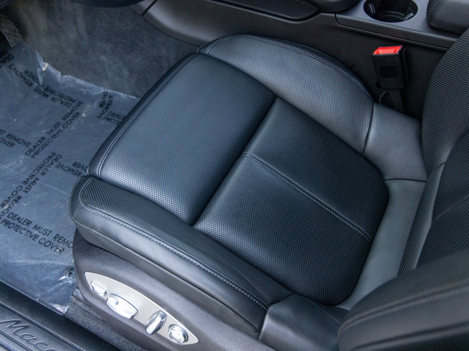 Certified 2024 Porsche Macan image 26