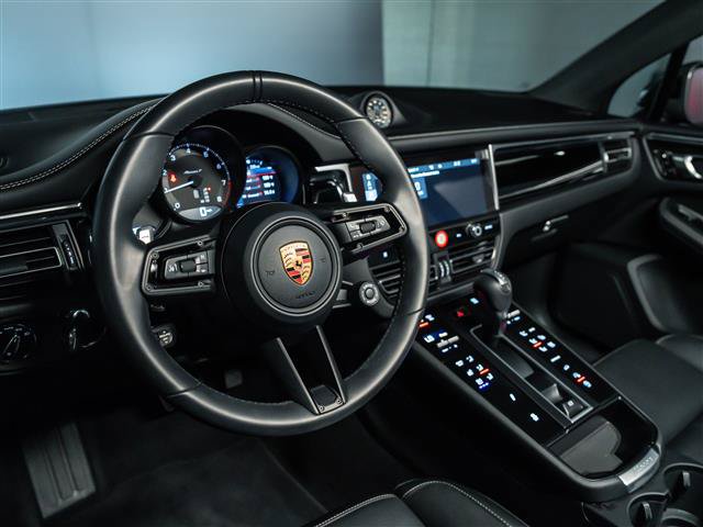 Used 2026 Porsche Macan AWD/4WD image 4