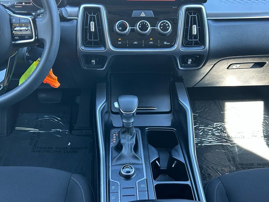 Used 2023 Kia Sorento LX image 20
