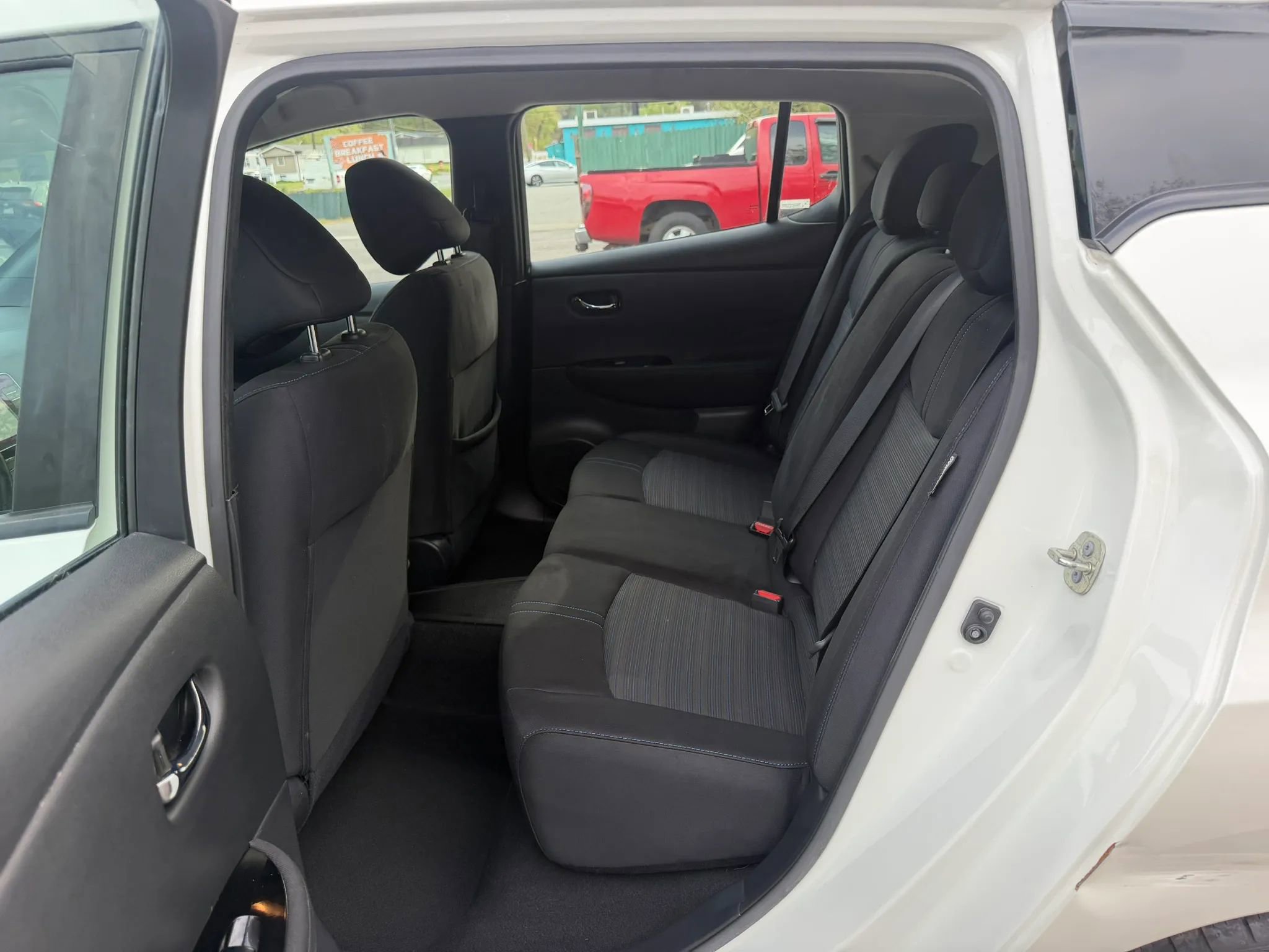 Used 2022 Nissan Leaf SV image 19