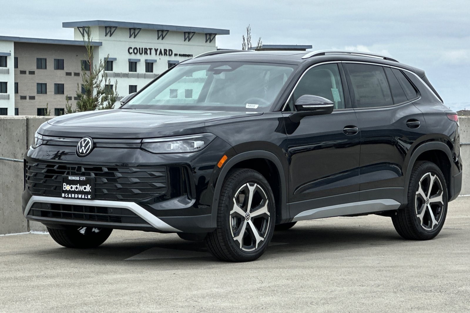 New 2026 Volkswagen Tiguan SE AWD/4WD image 8