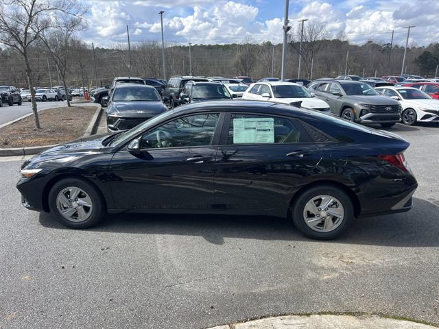 New 2026 Hyundai Elantra SE FWD image 4