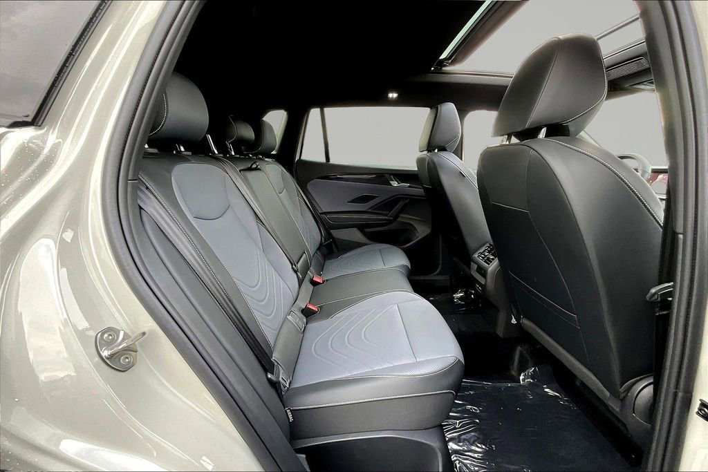 New 2026 Volkswagen Tiguan SE R-Line image 24