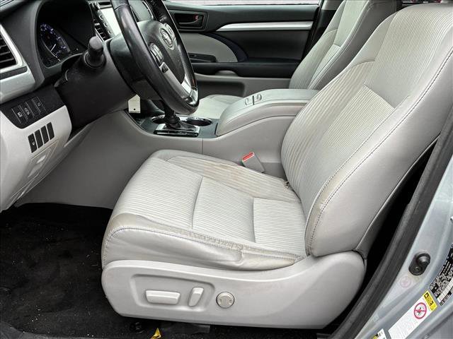 Used 2018 Toyota Highlander Plus image 11