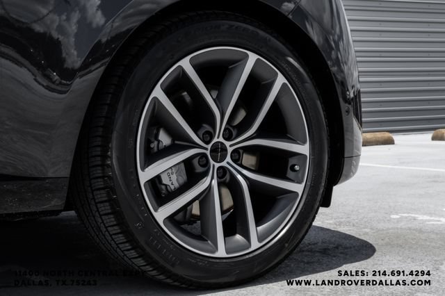 New 2026 Land Rover Range Rover Long Wheelbase SE AWD/4WD image 61