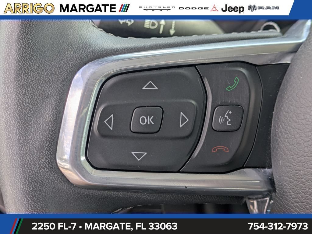 Used 2025 Jeep Wrangler Unlimited Sahara AWD/4WD image 25