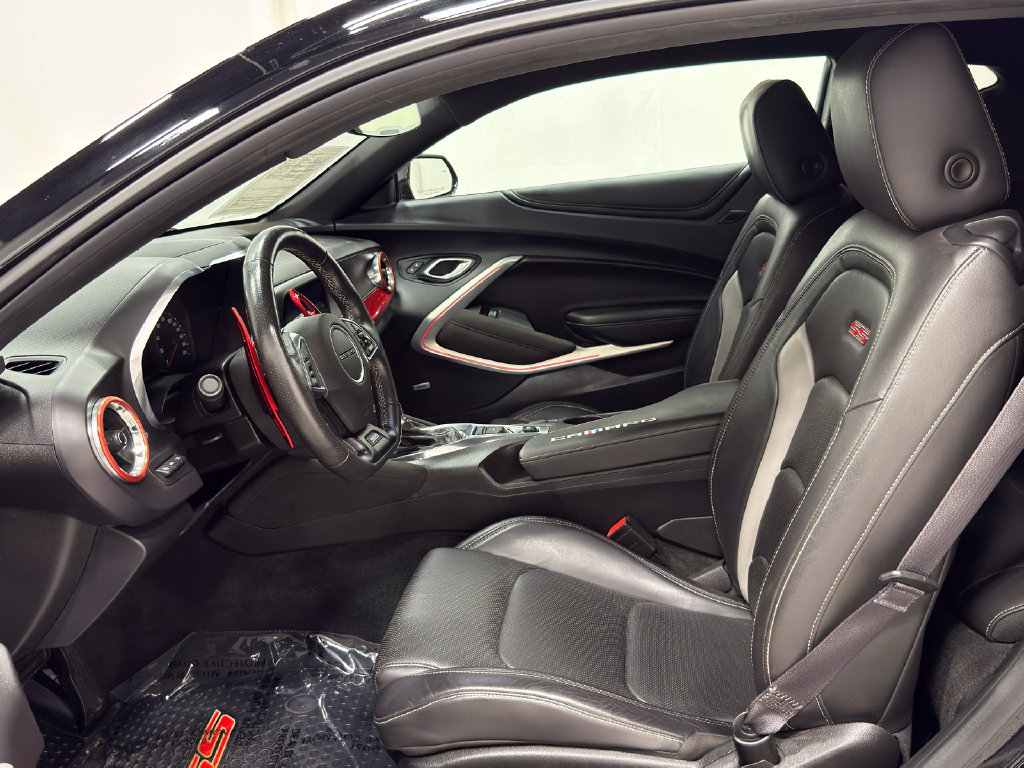 Used 2016 Chevrolet Camaro SS RWD image 13