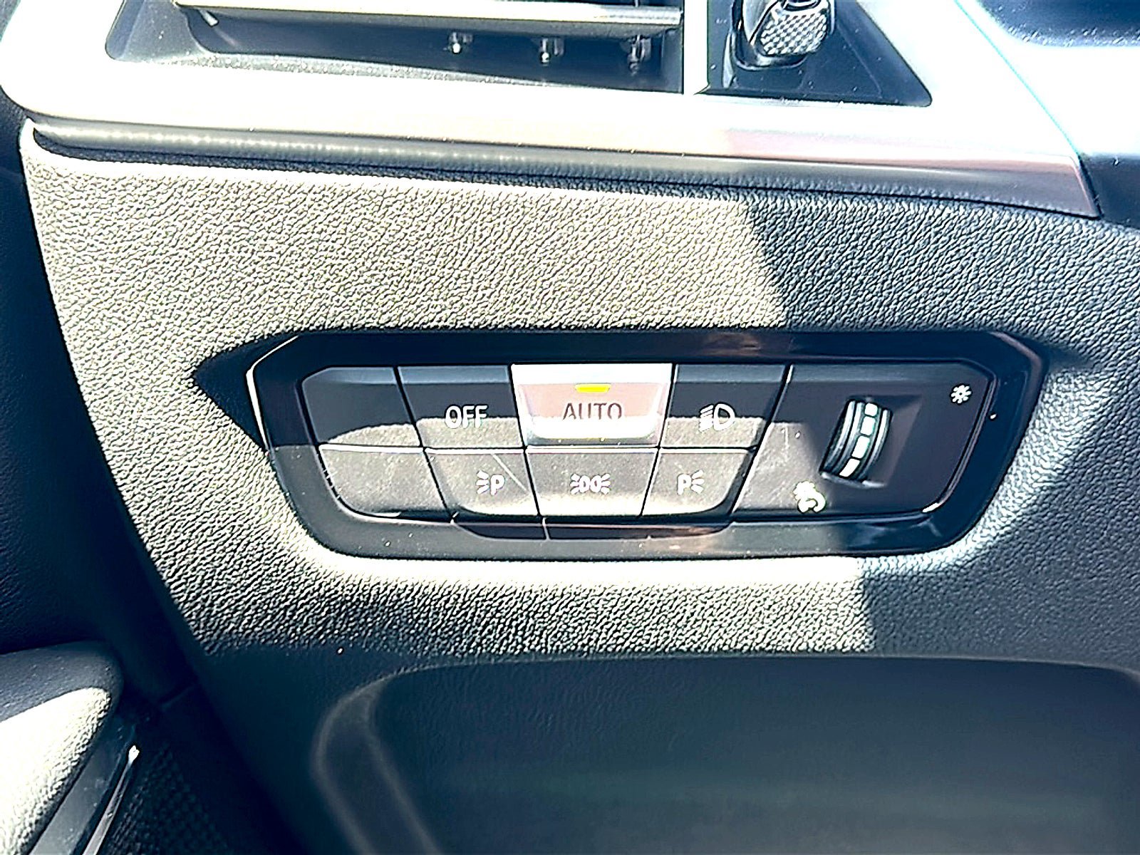 New 2026 BMW 330i Sedan w/ Premium Package RWD image 27