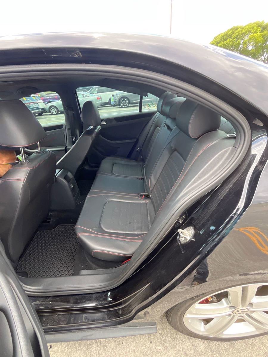 Used 2017 Volkswagen Jetta GLI FWD image 11