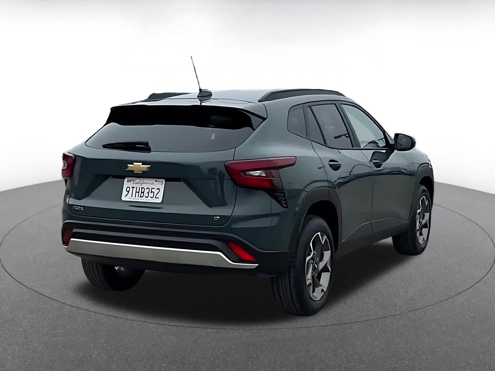 Used 2025 Chevrolet Trax LT image 14