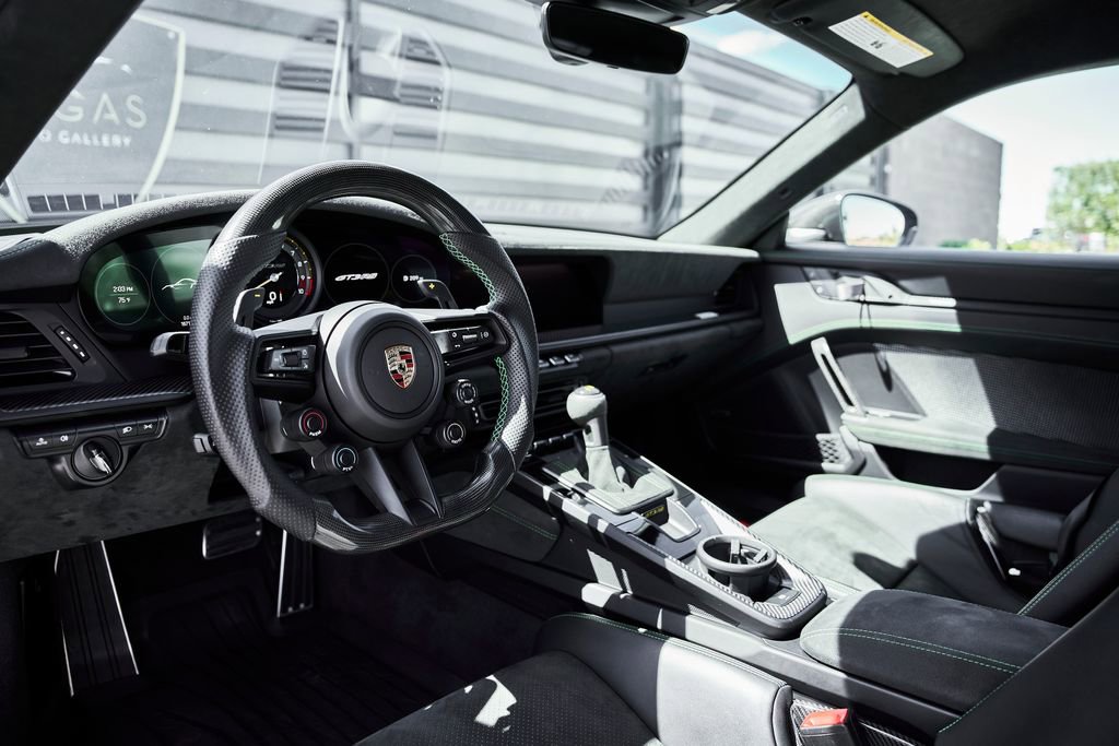 Used 2025 Porsche 911 GT3 RS w/ Weissach Package RWD image 2