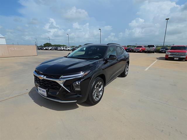 Used 2026 Chevrolet Trax LT FWD image 8