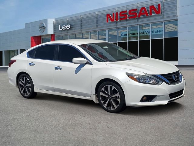 Used 2017 Nissan Altima 2.5 SR w/ Interior Lighting Package image 1