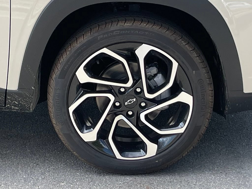 New 2026 Chevrolet Trax RS w/ Driver Confidence Package FWD image 32