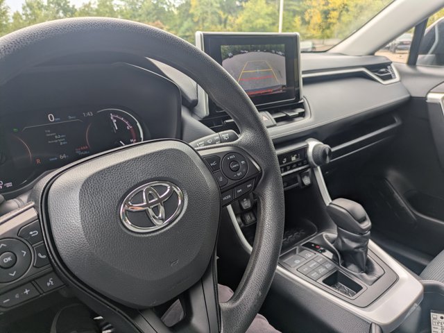 Used 2024 Toyota RAV4 LE AWD/4WD image 30