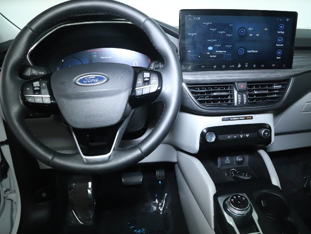 Used 2023 Ford Escape Platinum w/ Premium Technology Package AWD/4WD image 30