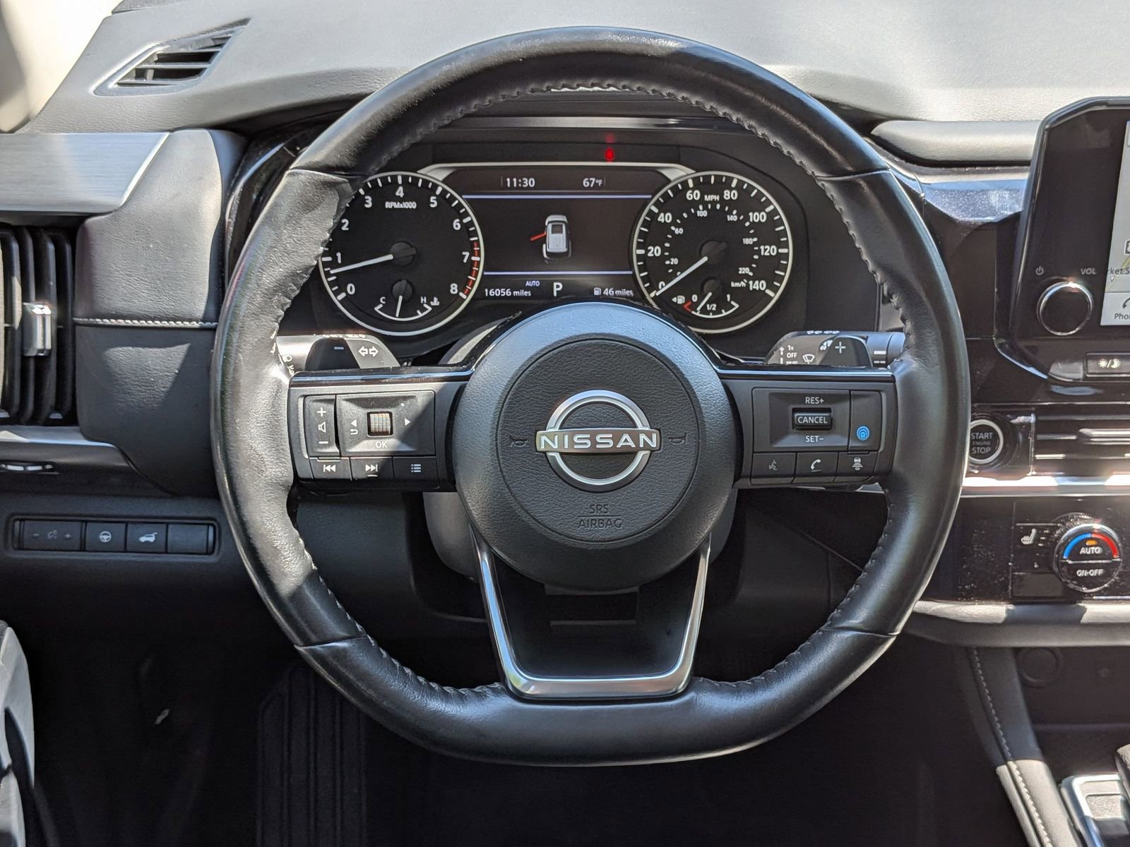 Used 2023 Nissan Pathfinder SL AWD/4WD image 32
