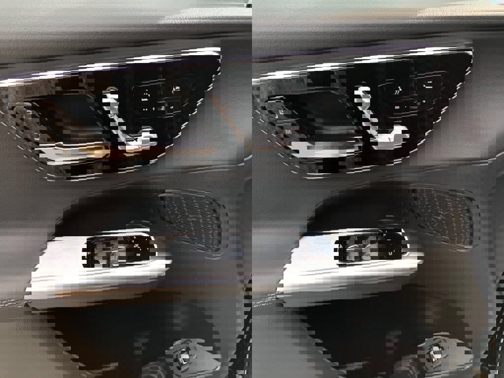 New 2026 Mercedes-Benz GLC 300 4MATIC image 11