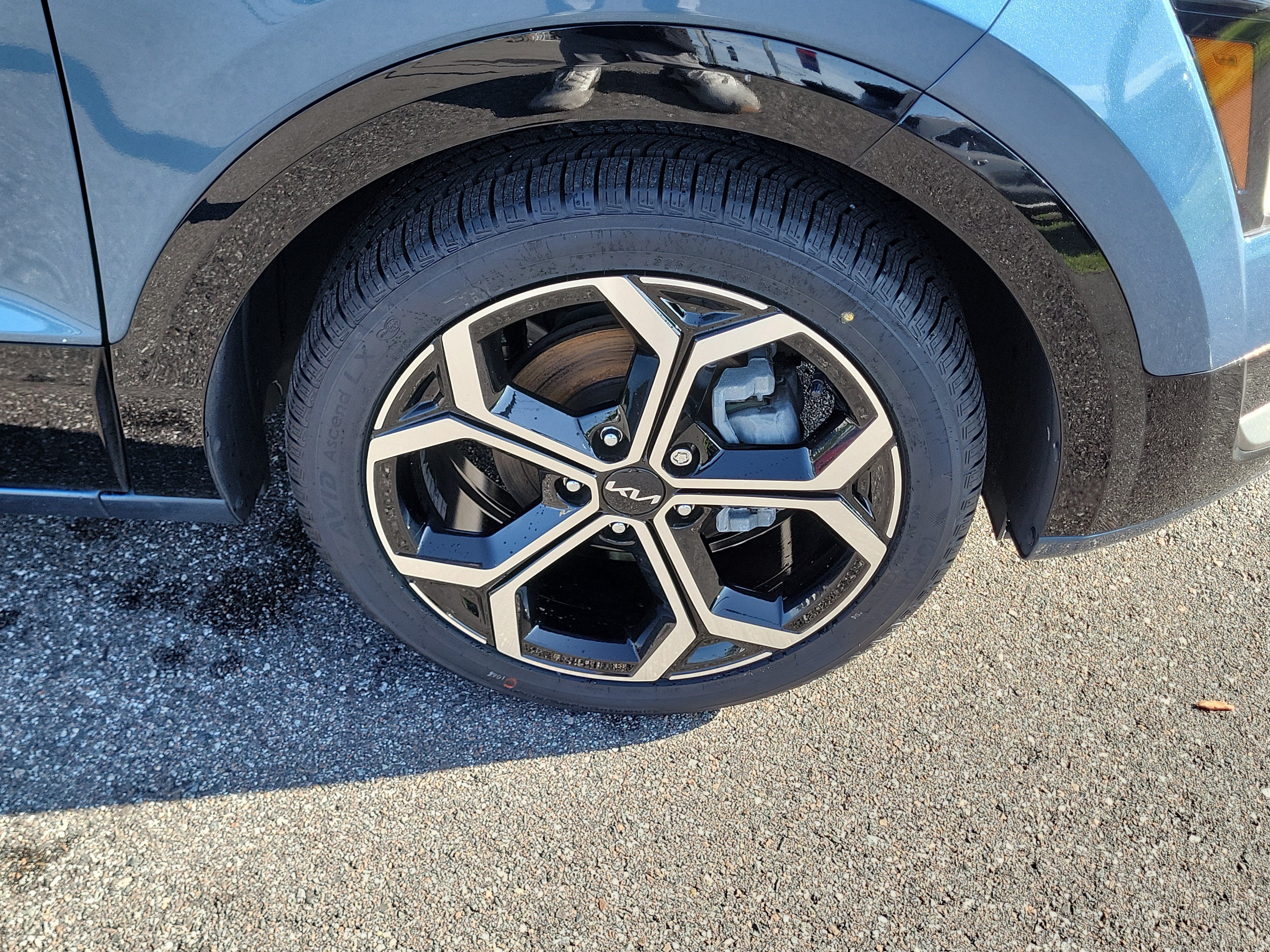 Certified 2023 Kia Niro EX Touring FWD image 40