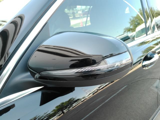 Used 2024 Mercedes-Benz GLB 250 w/ Exclusive Package image 18