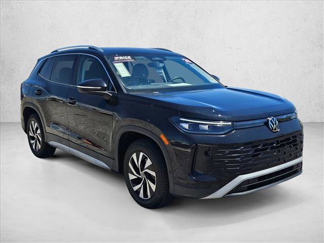 Certified 2025 Volkswagen Tiguan S FWD image 3
