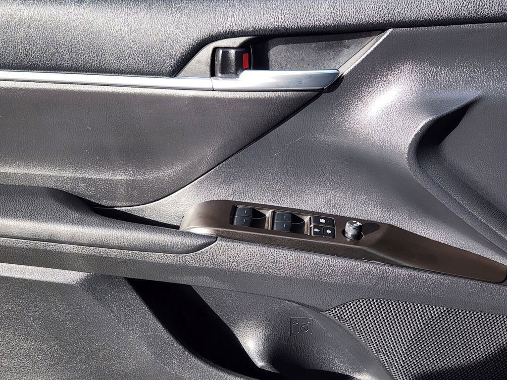 Used 2023 Toyota Camry SE w/ Convenience Package image 13