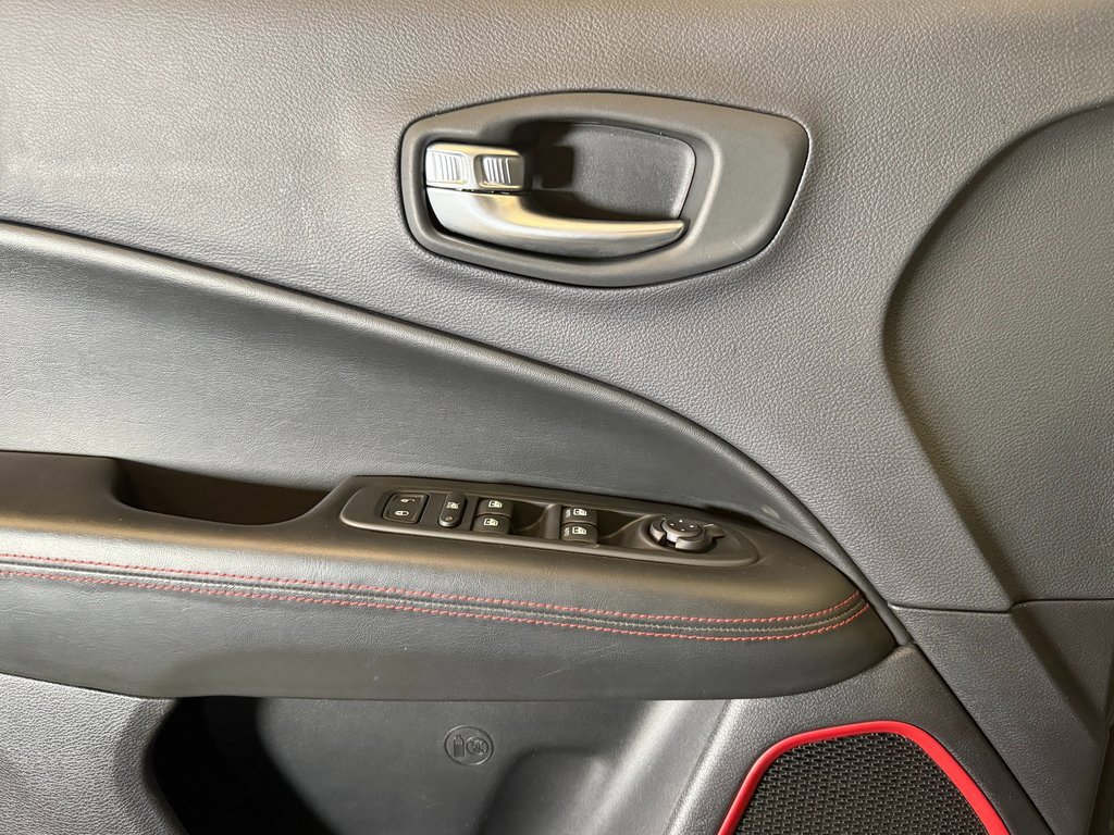 Used 2017 Jeep Compass Trailhawk w/ Navigation Group image 19