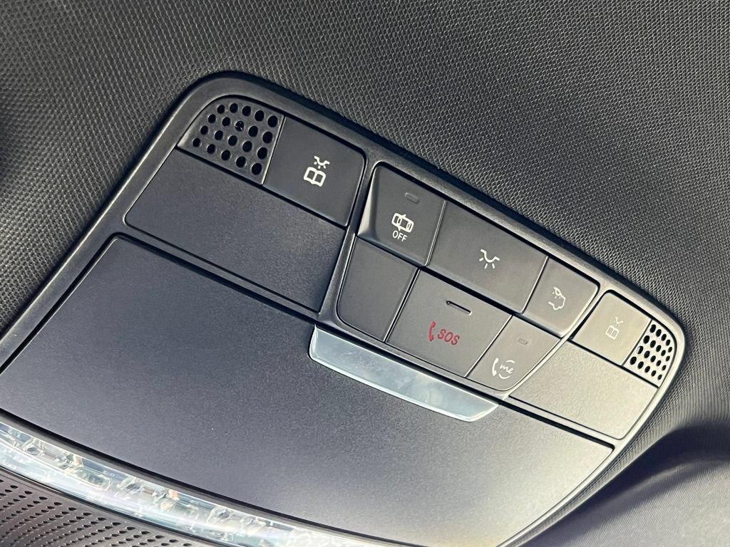 Used 2022 Mercedes-Benz GLC 300 4MATIC w/ Premium Package Lite image 33
