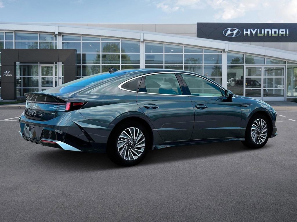 New 2025 Hyundai Sonata Limited image 8