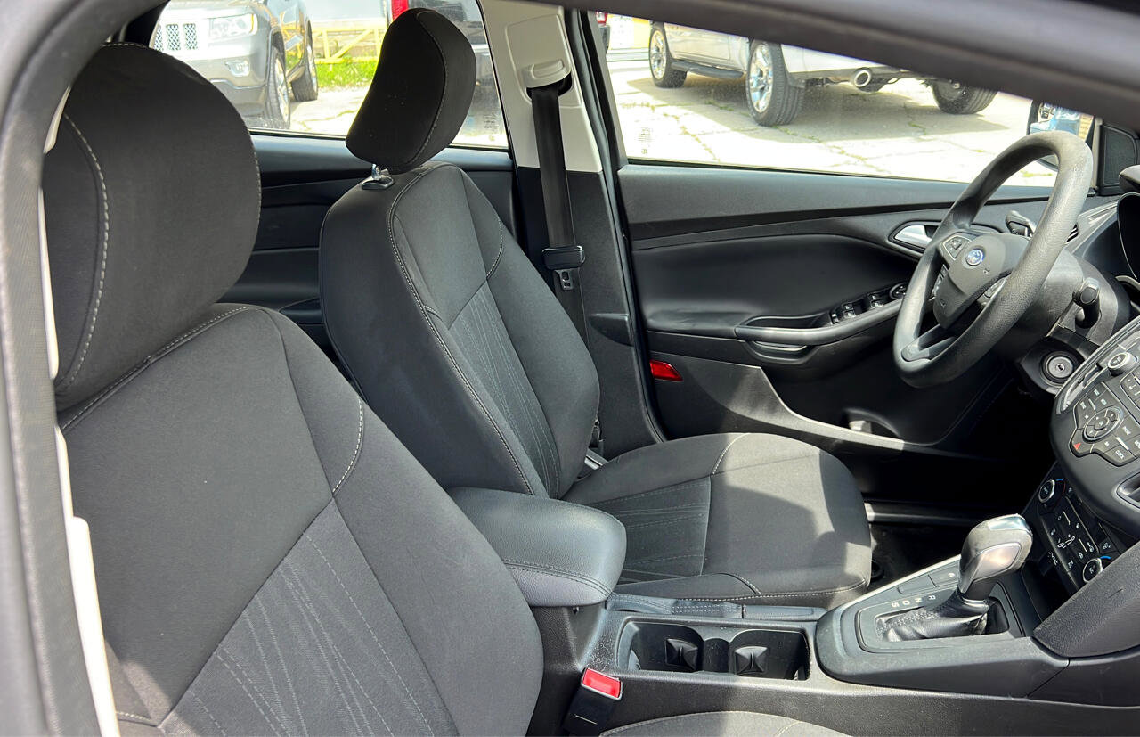 Used 2016 Ford Focus SE image 11