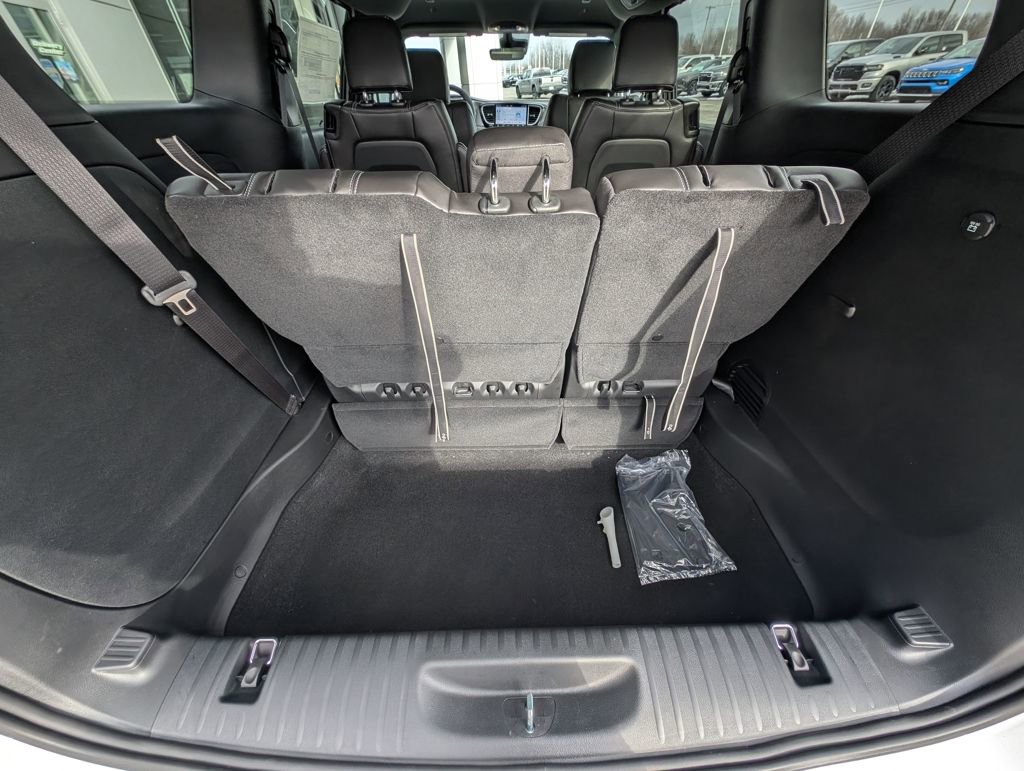 New 2026 Chrysler Voyager LX image 12