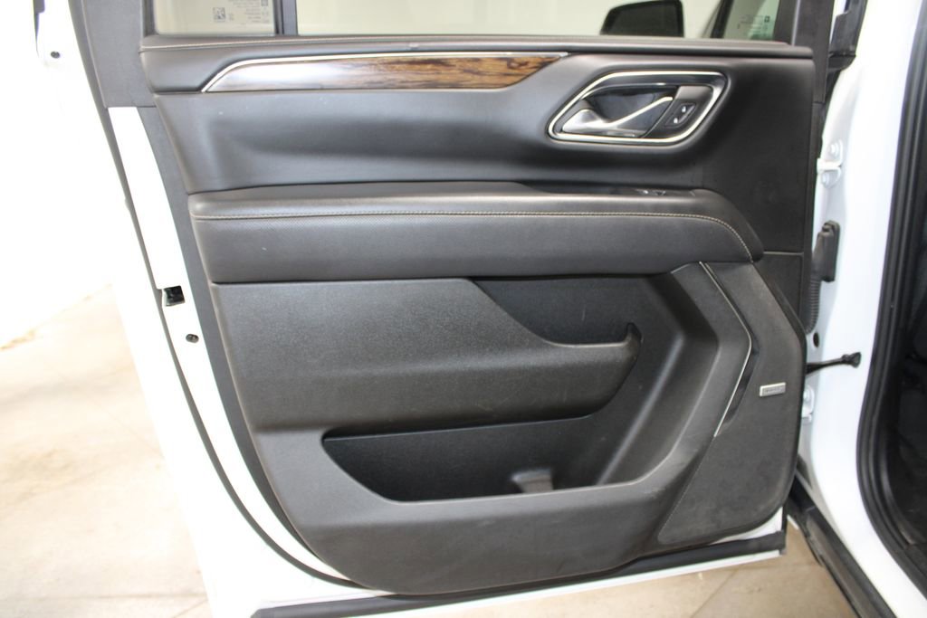 Used 2023 Chevrolet Suburban Premier image 21