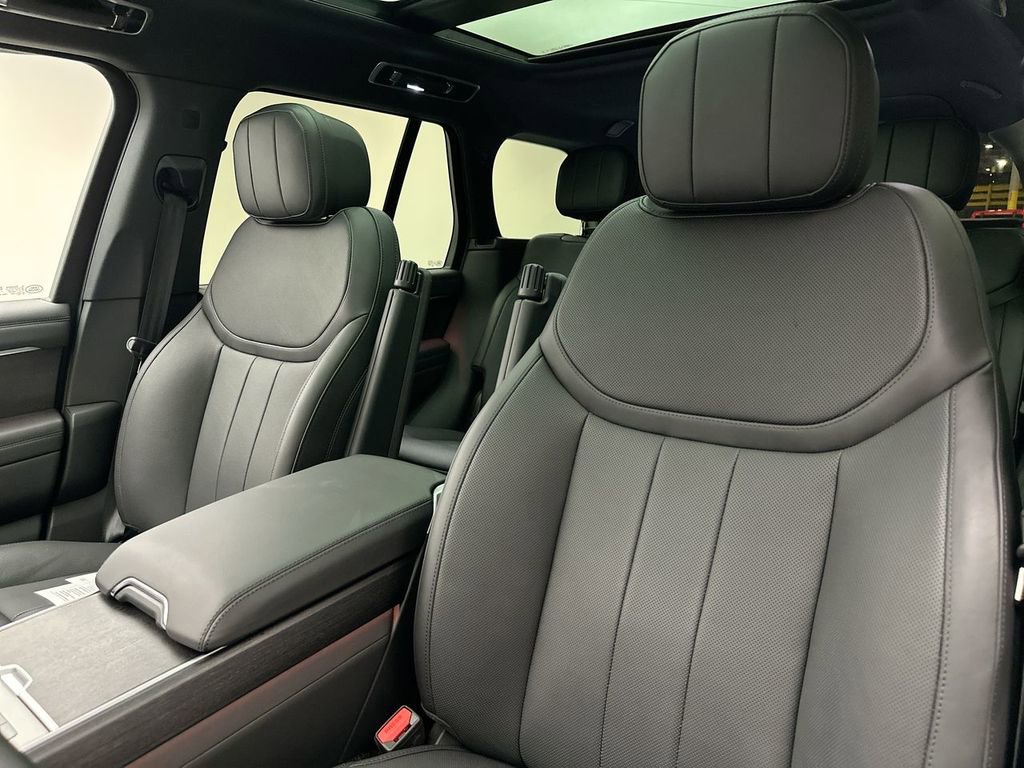 Certified 2025 Land Rover Range Rover SE AWD/4WD image 22