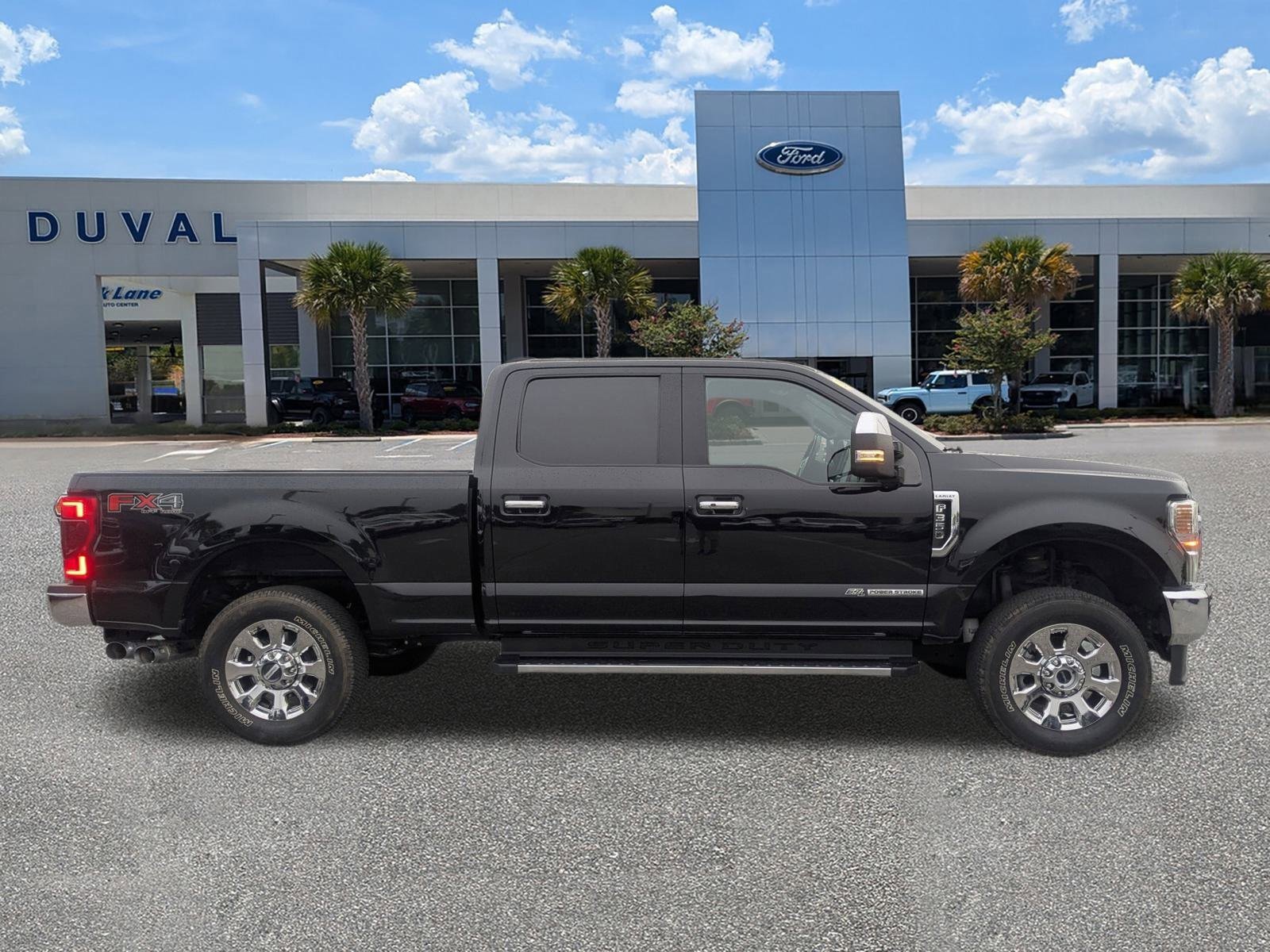 Used 2022 Ford F350 Lariat w/ Lariat Ultimate Package image 4