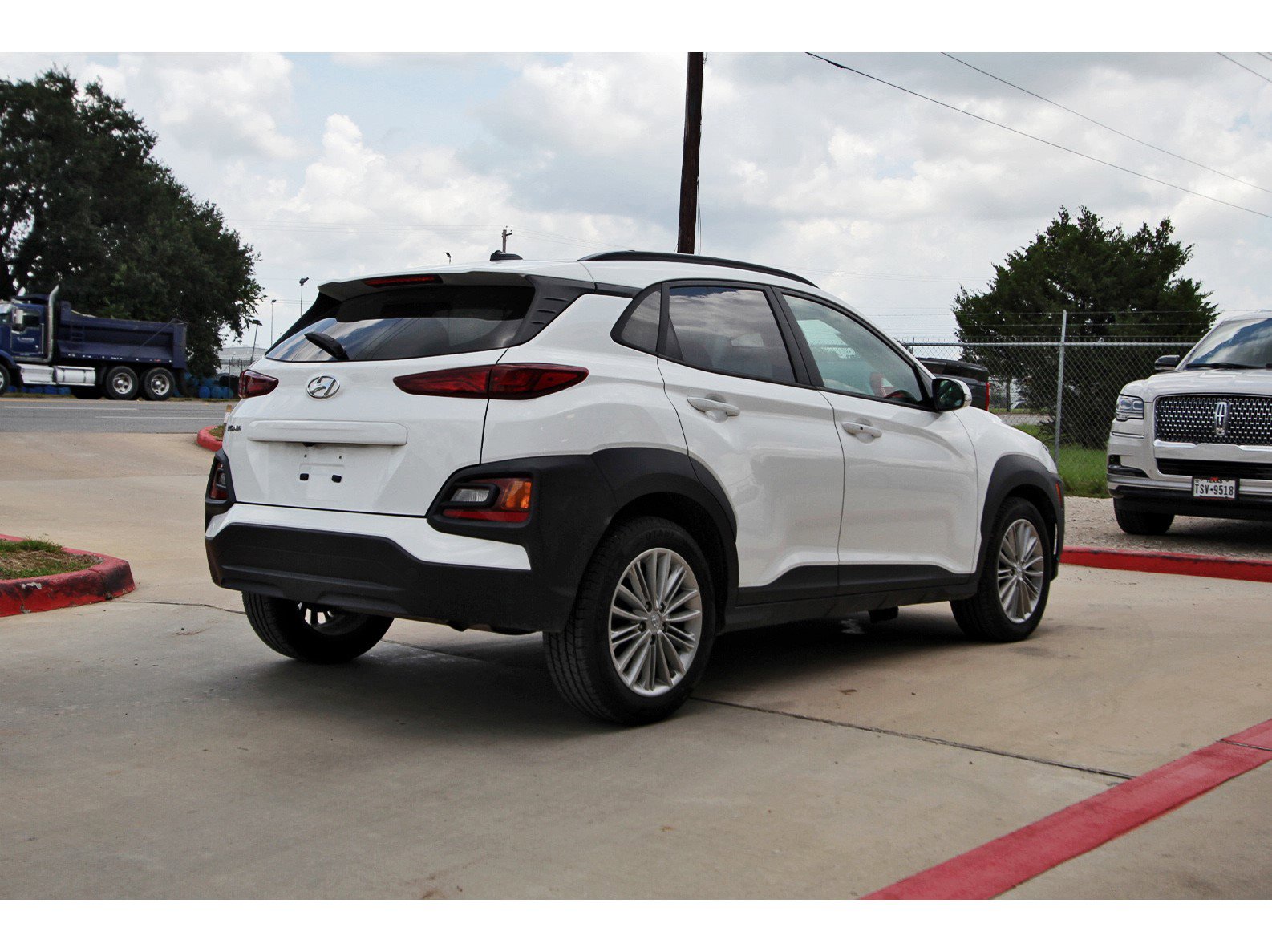 Used 2021 Hyundai Kona SEL image 5