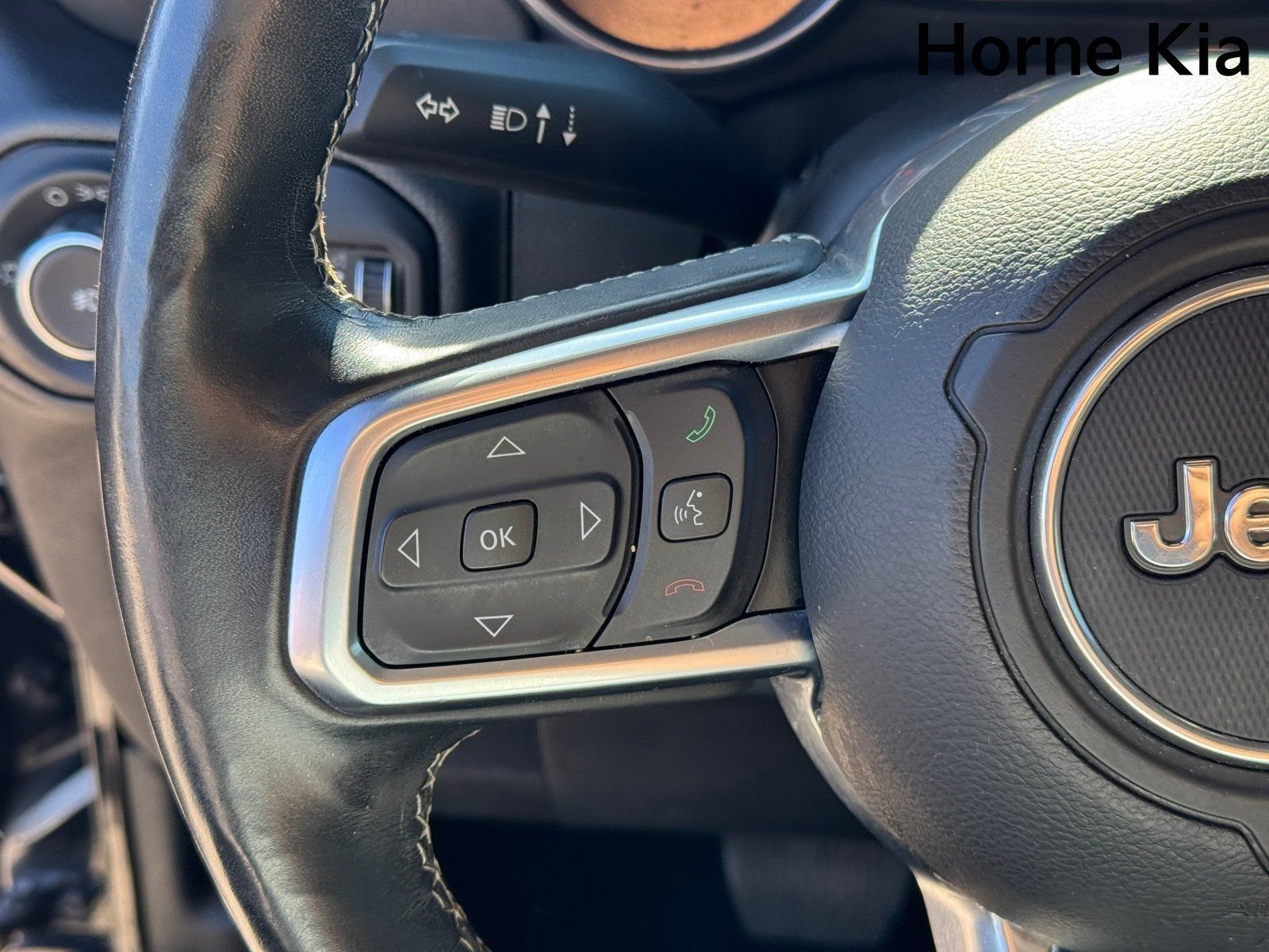 Used 2018 Jeep Wrangler Unlimited Sahara AWD/4WD image 18