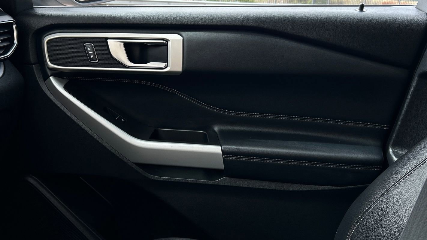 Used 2020 Ford Explorer XLT w/ Equipment Group 202A image 25