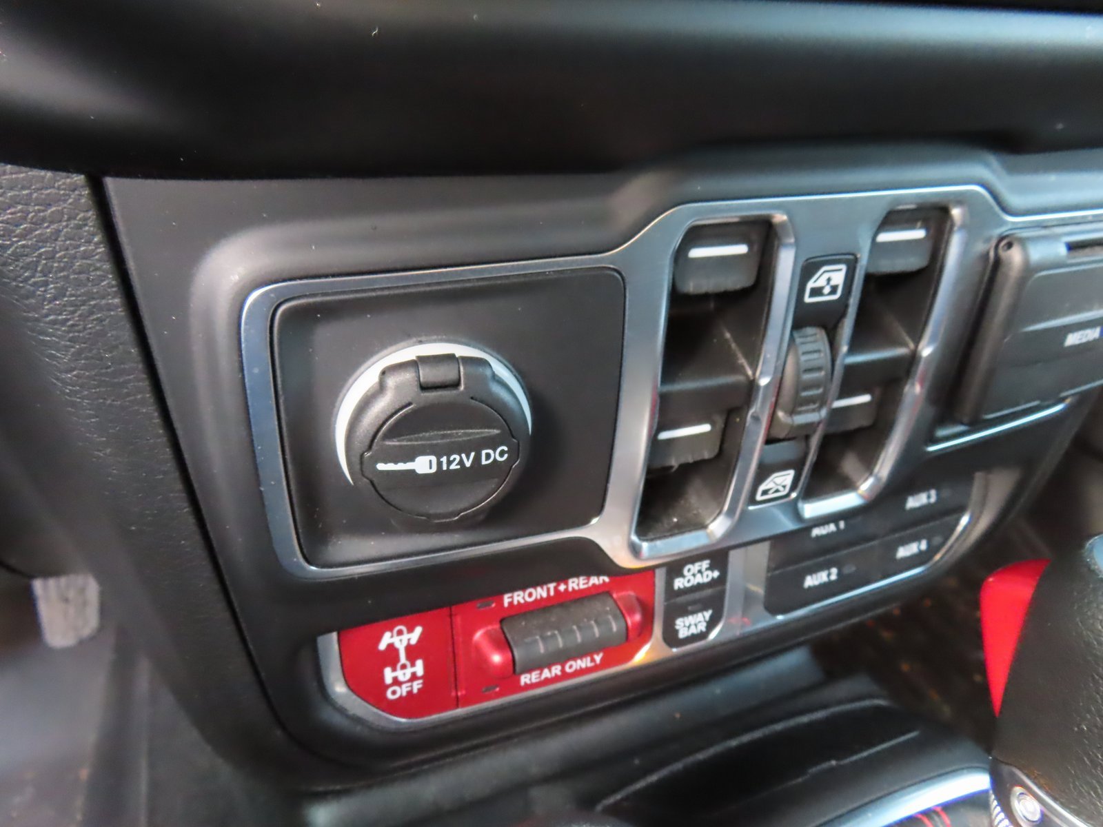 Used 2023 Jeep Wrangler Rubicon w/ Cold Weather Group image 29