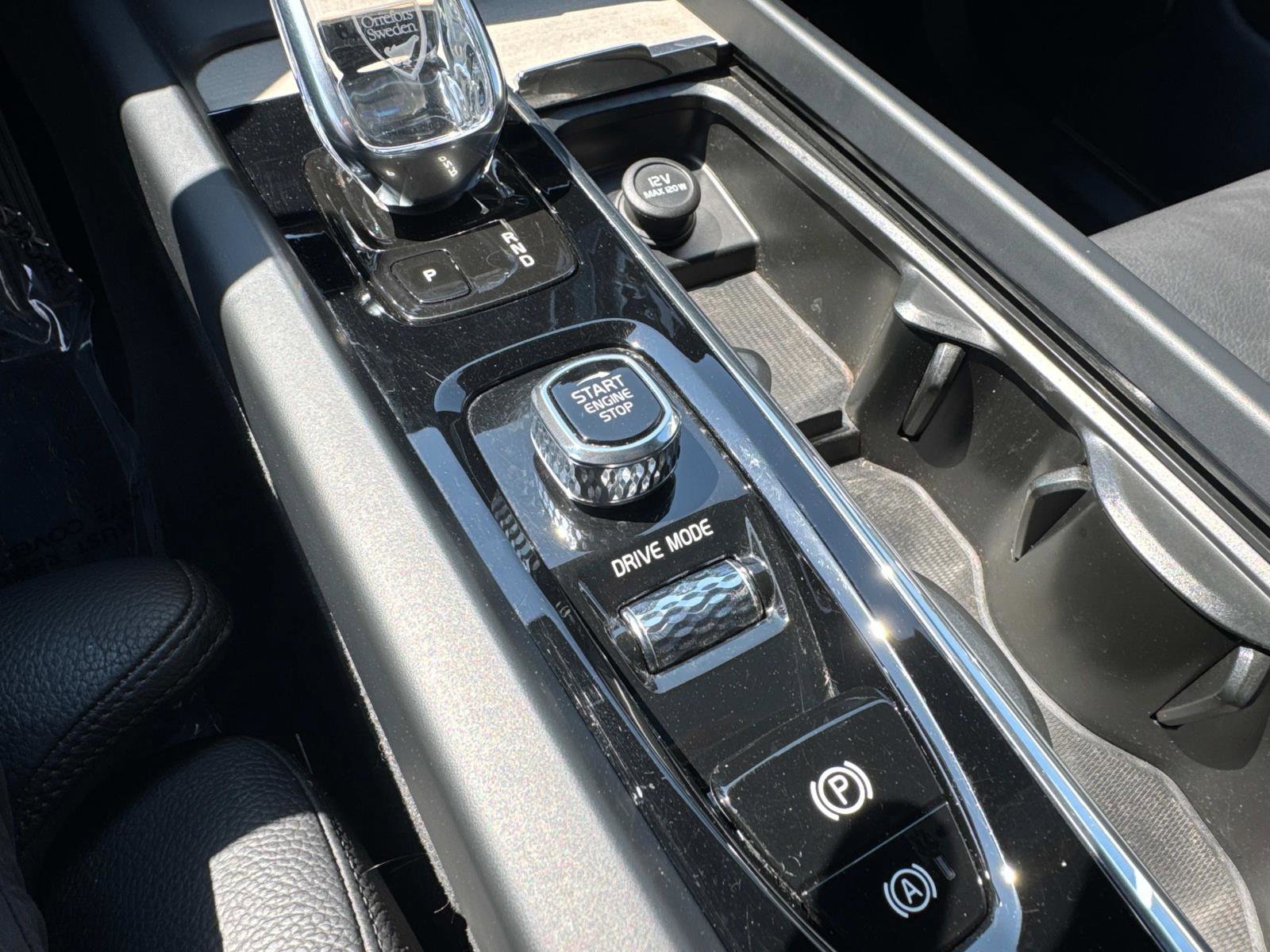 Used 2020 Volvo XC60 T8 Inscription image 22