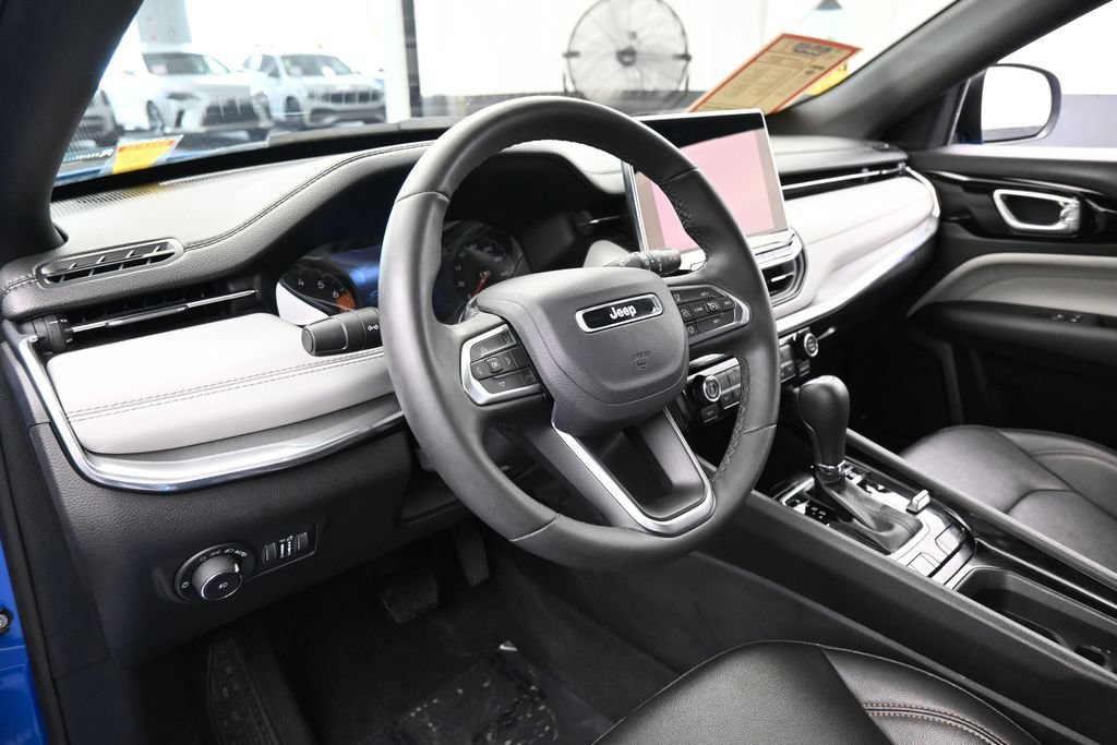 Used 2024 Jeep Compass Limited AWD/4WD image 10