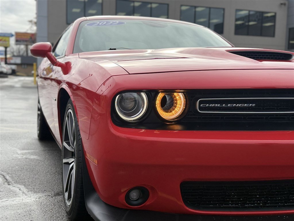 Used 2022 Dodge Challenger R/T w/ Plus Package image 12