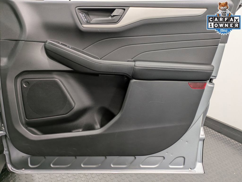 Used 2022 Ford Escape SE image 28