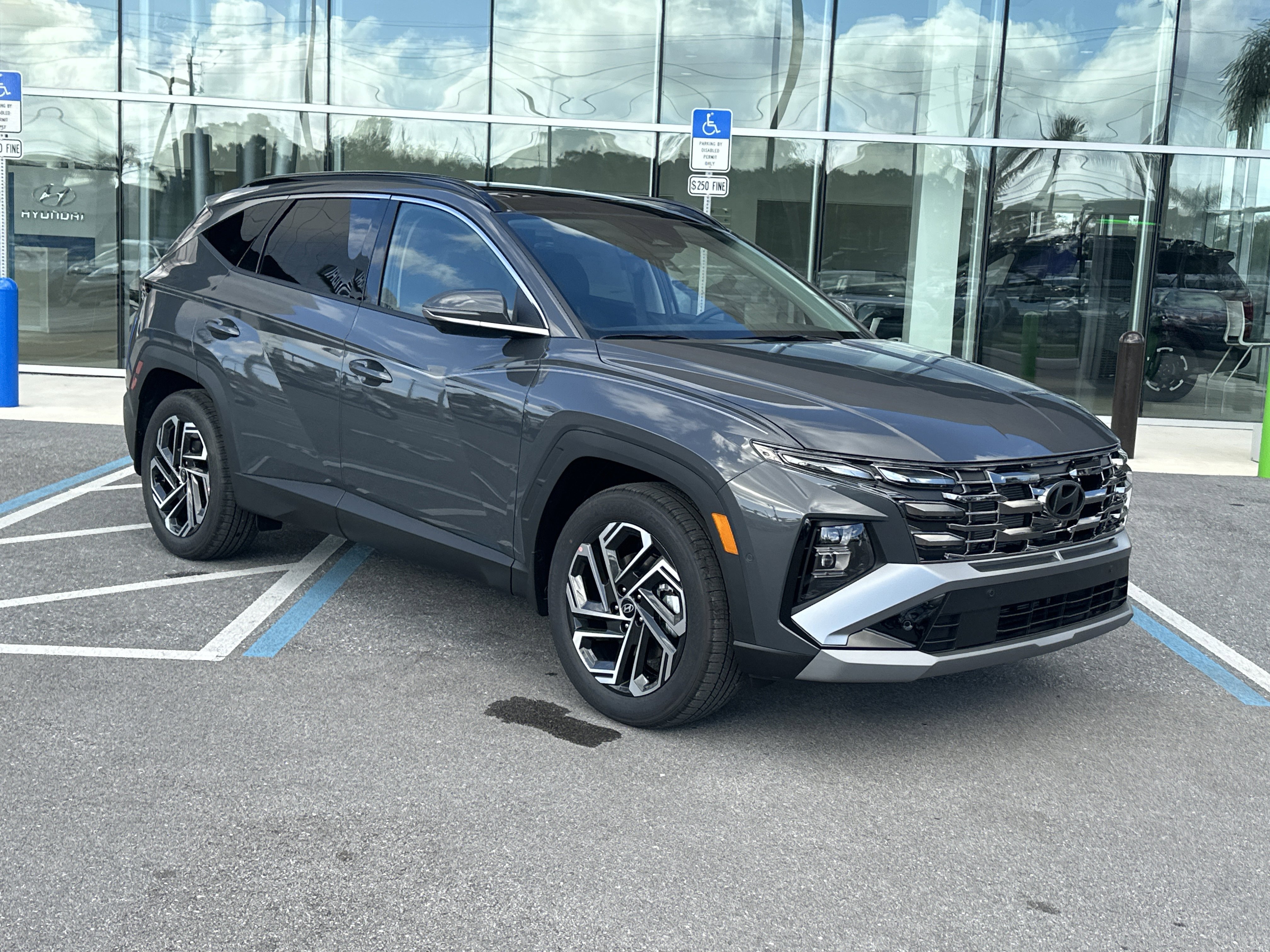 New 2026 Hyundai Tucson Limited FWD image 4